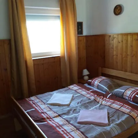 Majestic Apartmanhaz Badacsony * 바다초니토마이